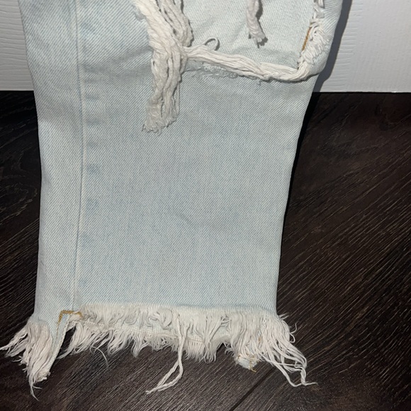 LF Carmar Emelia COSMO SUPER SHRED RELAX FIT
JEAN Size 25 - Picture 9 of 12